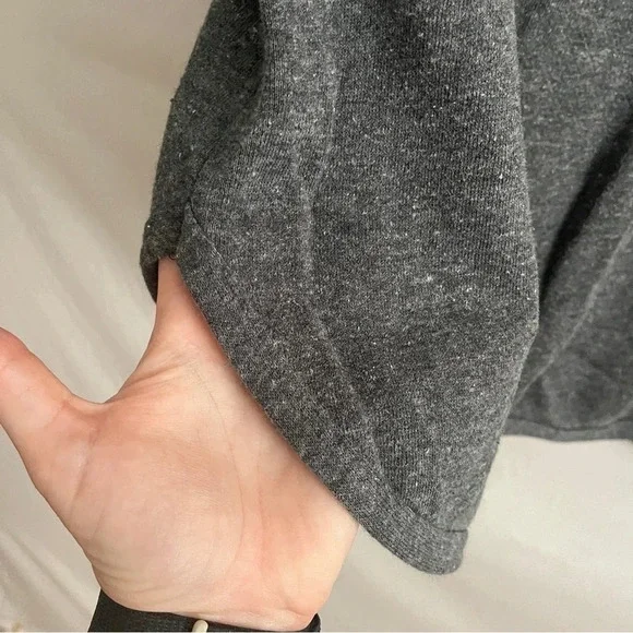 3/4 sleeve “this is no ordinary housewife” sweatshirt size L/XL - Picture 8 of 13